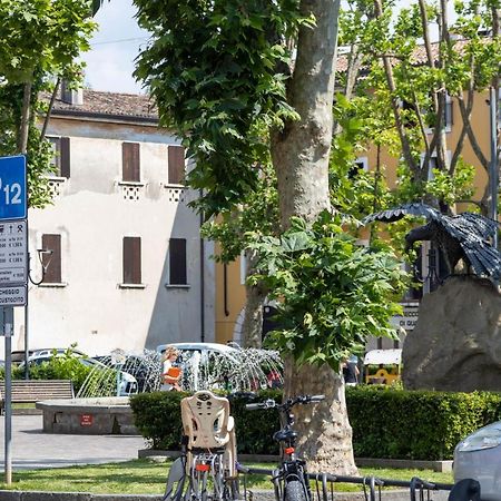 Lapiccolina Apartment Desenzano del Garda Bagian luar foto