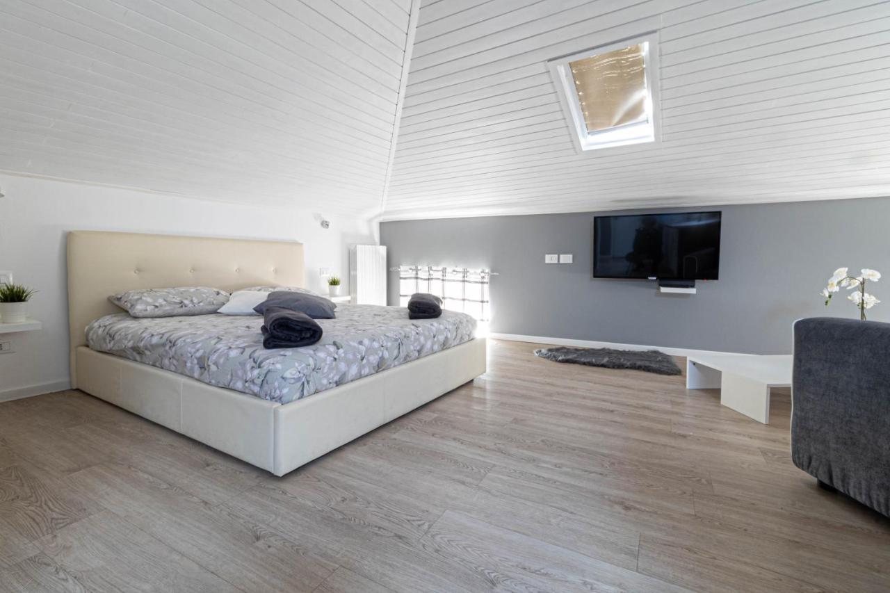 Lapiccolina Apartment Desenzano del Garda Bagian luar foto