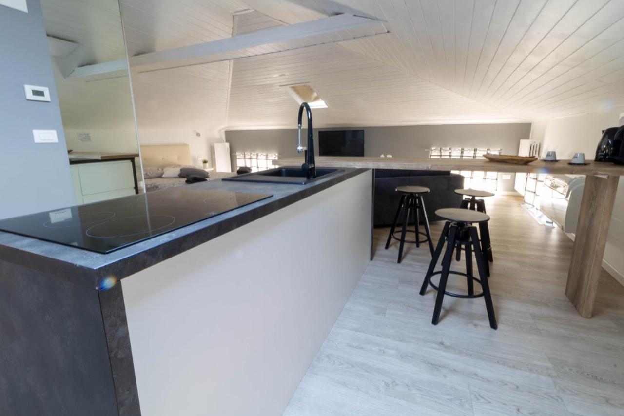Lapiccolina Apartment Desenzano del Garda Bagian luar foto