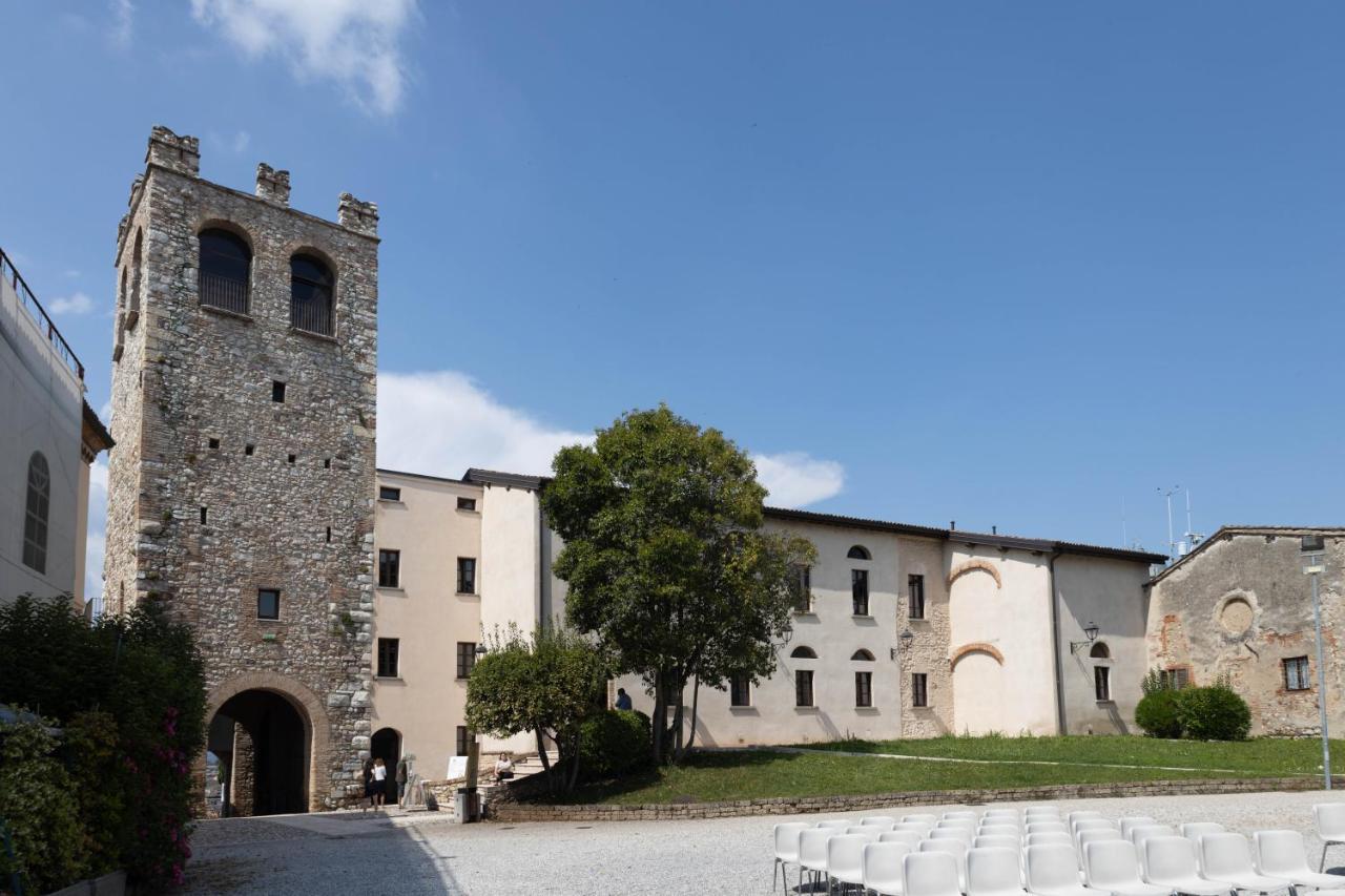 Lapiccolina Apartment Desenzano del Garda Bagian luar foto